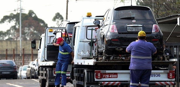 Taxa para retirar o carro guinchado em São Paulo é de R$ 576 - 2.set.2015 - Robson Ventura/Folhapress