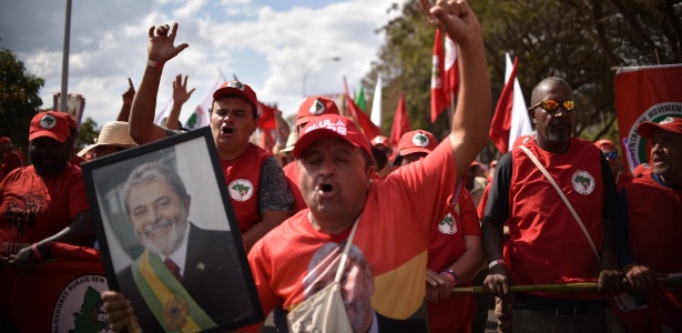 Manifestação para registro da candidatura de Lula no TSE
