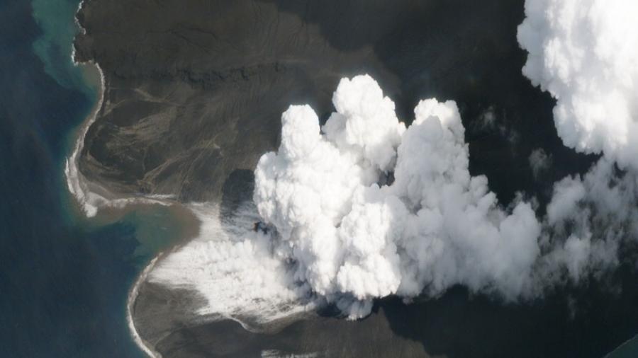 Imagem do vulcão Anak Krakatau quase duas semanas após o colapso que gerou o tsunami (02/01/019) - Planet Labs