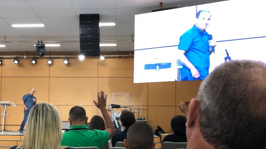 Em meio à pandemia do novo coronavírus, o pastor Silas Malafaia promoveu um culto para cerca de 350 fieis em igreja evangélica em Campo Grande, na zona oeste do Rio - Herculano Barreto Filho/UOL