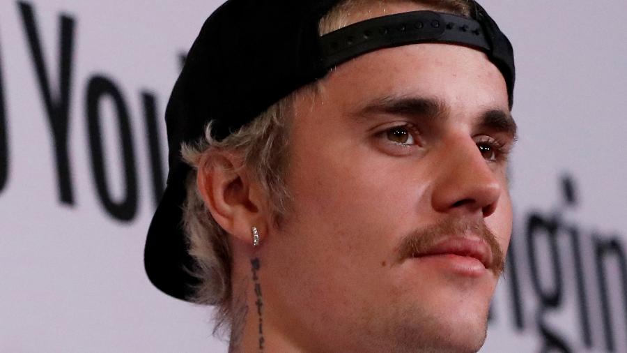 Singer Bieber poses at the premiere for the documentary television series "Justin Bieber: Seasons" in Los Angeles - MARIO ANZUONI