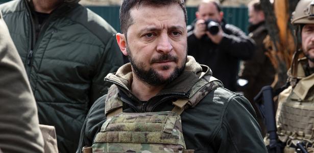 04.abr.2022/ O presidente Volodymyr Zelensky na cidade de Bucha, a noroeste da capital ucraniana Kiev