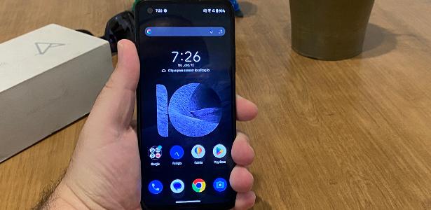 Pequeno, Zenfone 10 é discreto no tamanho, mas impressiona em jogos e fotos