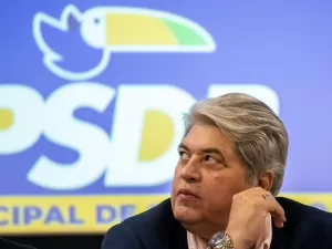 Datena faz despedida discreta de programa; PSDB confirma férias na segunda