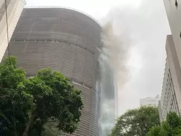 Copan: veja imagens do incêndio que atinge o edifício no centro de SP