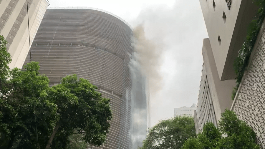 Incêndio atinge o Edifício Copan, no centro de São Paulo - Marcelo Ferraz/UOL