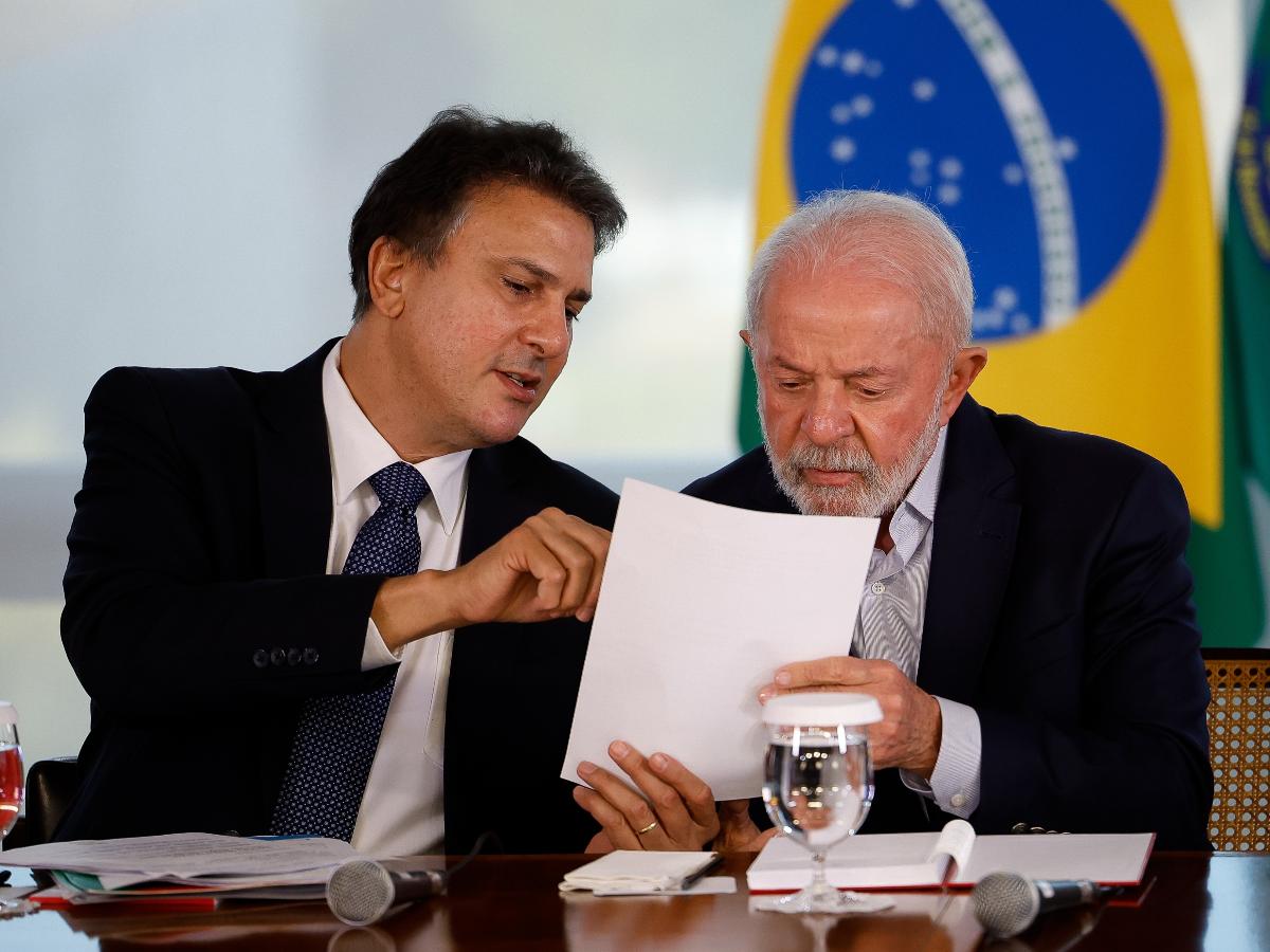 Camilo Santana defende nome fora do PT para Governo de Minas