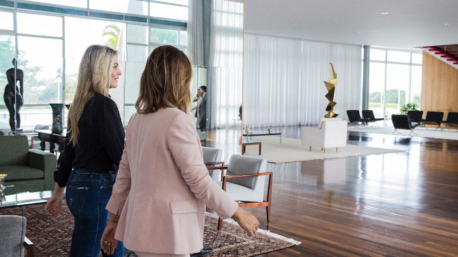 Marcela Temer recebe Michelle Bolsonaro no Palácio da Alvorada, casa de muitas obras de arte - Carolina Antunes 21.nov.2018/PR
