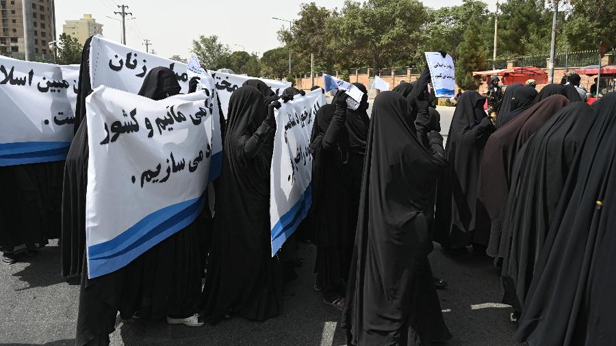 Mulheres em ato de apoio ao Talibã no Afeganistão - Aamir Qureshi/AFP