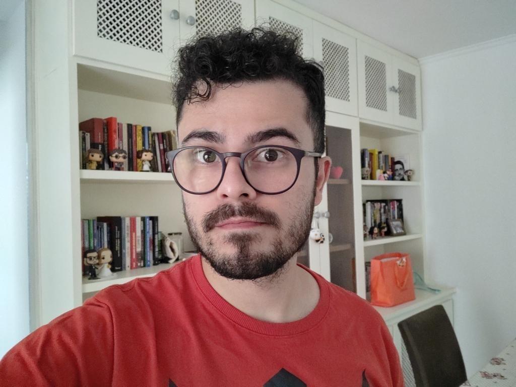 Selfie tirada com a câmera frontal do Moto G200 - Lucas Carvalho/Tilt