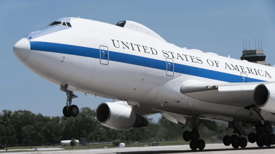 'Avião do Juízo Final' do governo dos EUA é preparado para uma guerra nuclear