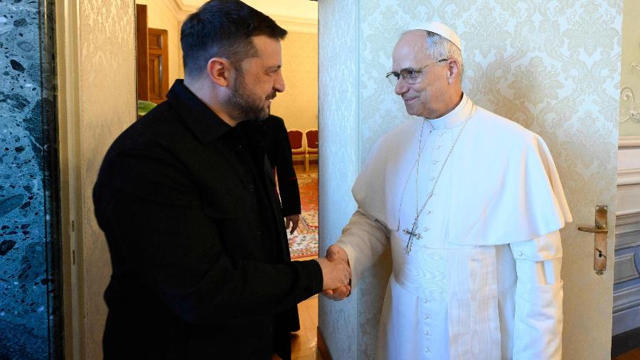 Presidente ucraniano, Volodymyr Zelensky, durante encontro com o papa Leão 14, em 9 de julho