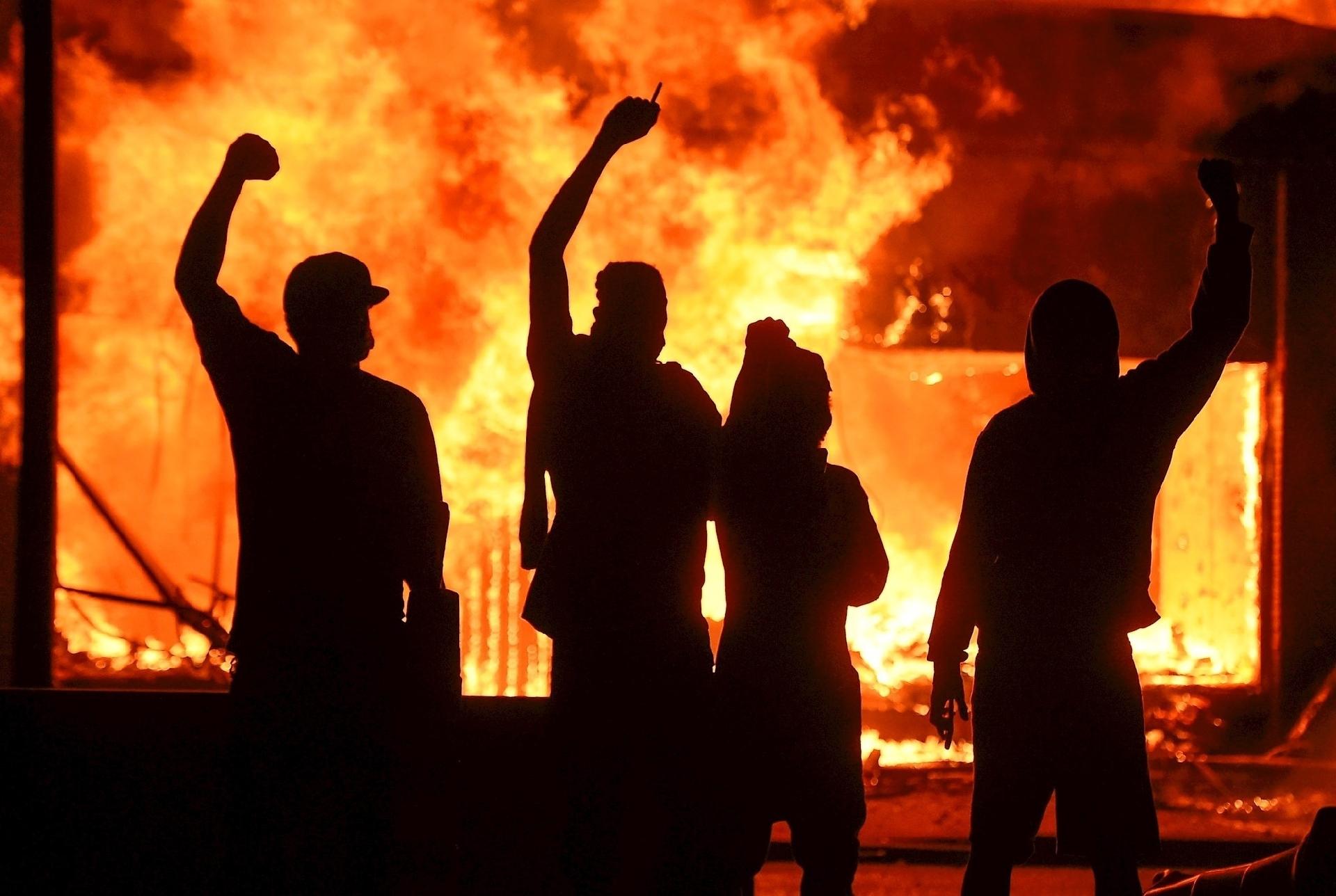 George Floyd: Protestos pela morte de cidadão negro se espalham ...