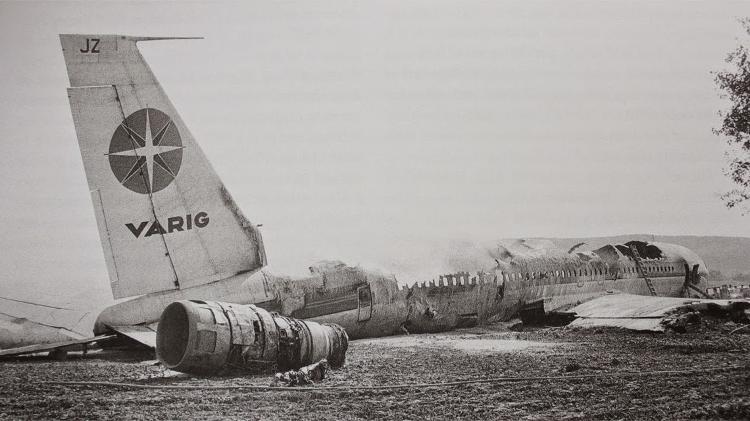 Boeing 707 da Varig caiu a apenas cinco quilômetros do aeroporto de Orly