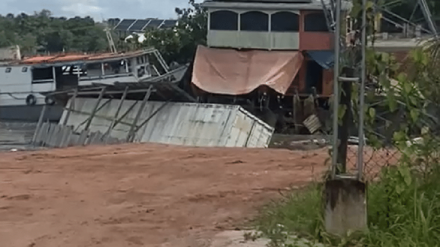 Um deslizamento de terra destruiu casas neste domingo (26) em Abaetetuba, no Pará. - Reprodução/Facebook