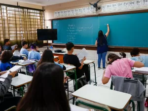 Veja o que muda com a privatização da gestão de escolas públicas do Paraná