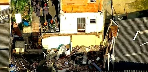 Explosão de gás deixou a residência totalmente destruída na Grande São Paulo - Reprodução/TV Globo