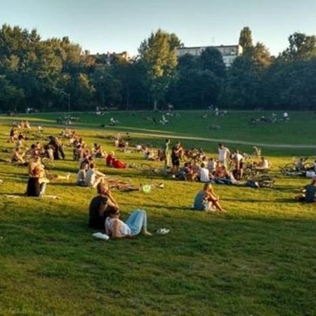 Medidas de tolerância zero à venda de drogas falharam no parque Görlitzer Park, em Berlim - BBC