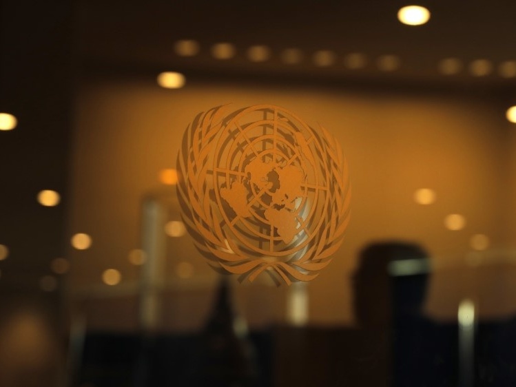 Líderes têm usado pandemia para minar democracia e imprensa, alerta ONU