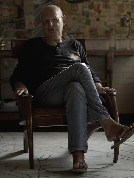 Gilberto Dimenstein concede entrevista ao UOL em sua casa, na Vila Madelena, São Paulo - UOL