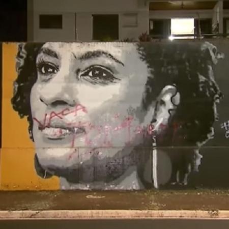 Rosto de Marielle Franco é pichado com mensagens de ódio no interior de São Paulo - Reprodução/TV Record
