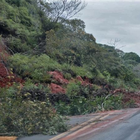 Nas rodovias estaduais, a secretaria de Infraestrutura da Bahia (Seinfra) diz que está monitorando 61 pontos de rodovias baianas - Camila Souza/GOVBA