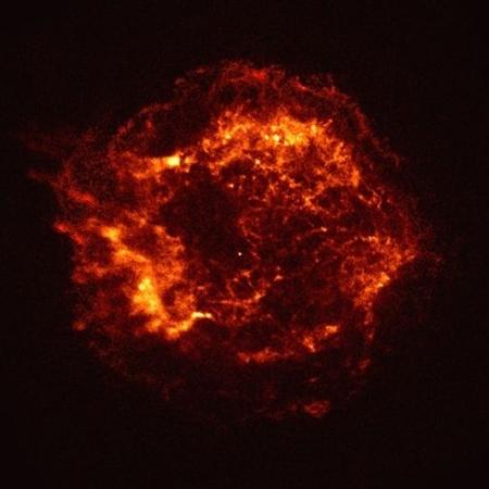 El agujero negro captado por el Observatorio Chandra en Cassiopeia A en 1999 - NASA / MSFC - NASA / MSFC