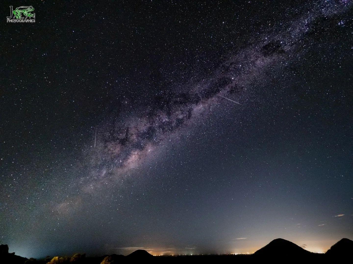 Eta Aquarids: record of the meteor shower from Halley's comet in Queensland/Australia - Jalyn Photographics