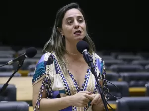 PL do aborto propõe tortura a crianças e mulheres, diz deputada do PSOL