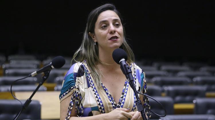 Deputada do PSol Fernanda Melchionna discursando