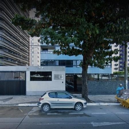 Homens vestidos de policiais invadem prédio em Recife, Pernambuco - Reprodução Google Street View