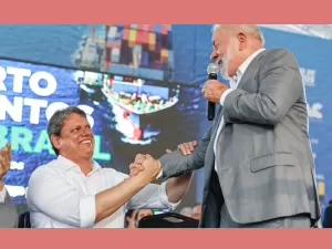Tarcísio 'bolsonarista moderado' expõe a Lula jogo do extremismo de centro