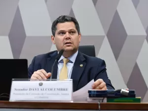 PT decide apoiar Davi Alcolumbre para presidência do Senado