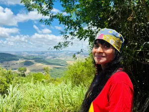 Única guia mulher na Serra da Barriga, ela mantém viva história de Palmares