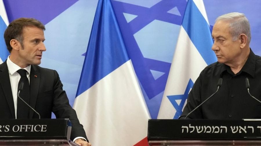 O presidente da França, Emmanuel Macron, e o primeiro-ministro de Israel, Benjamin Netanyahu, em foto de arquivo - Christophe Ena / POOL / AFP