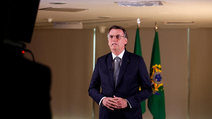 O presidente do Brasil, Jair Bolsonaro, durante gravação de pronunciamento à nação - Carolina Antunes/PR