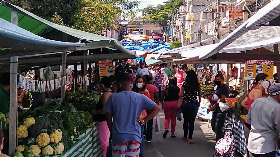 Feira livre do Jardim Eliana, Grajaú, zona sul de São Paulo - Cleber Souza - 15.mai.2020/UOL