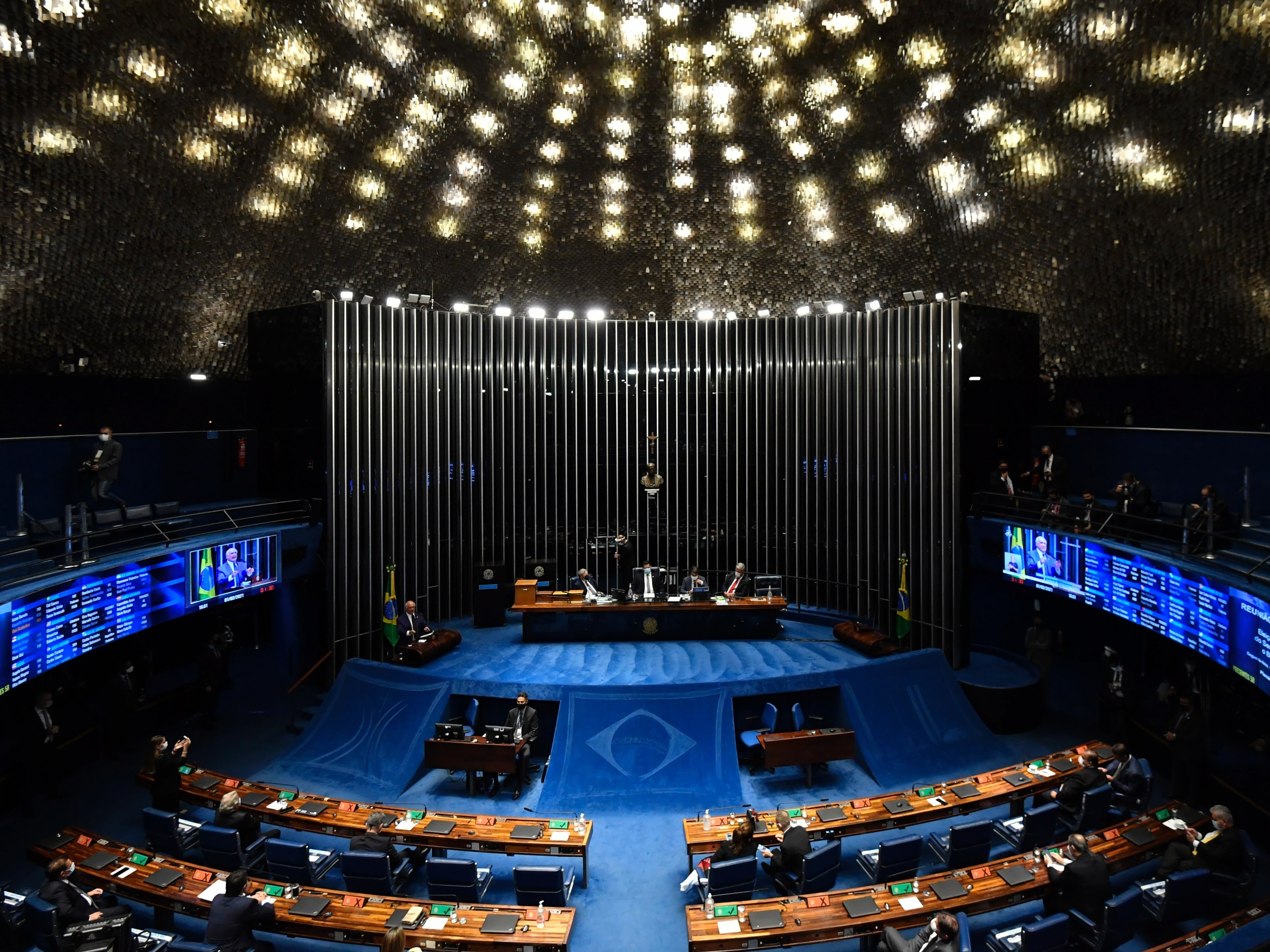 Governo articula projeto para reabrir linha de crédito a pequenas empresas