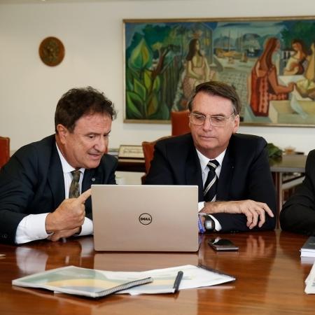 O agrônomo Evaristo de Miranda, pesquisador da Embrapa, conversa com presidente Jair Bolsonaro  - Alan Santos/Presidência da República