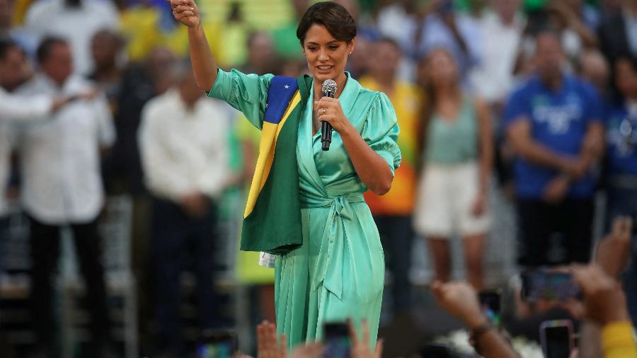 A primeira-dama Michelle Bolsonaro discursando na convenção nacional do PL - Ricardo Moraes/Reuters