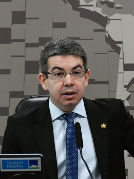 6.jul.2022 - O senador Randolfe Rodrigues (Rede-AP) em reunião no Senado Federal. - Geraldo Magela/Agência Senado