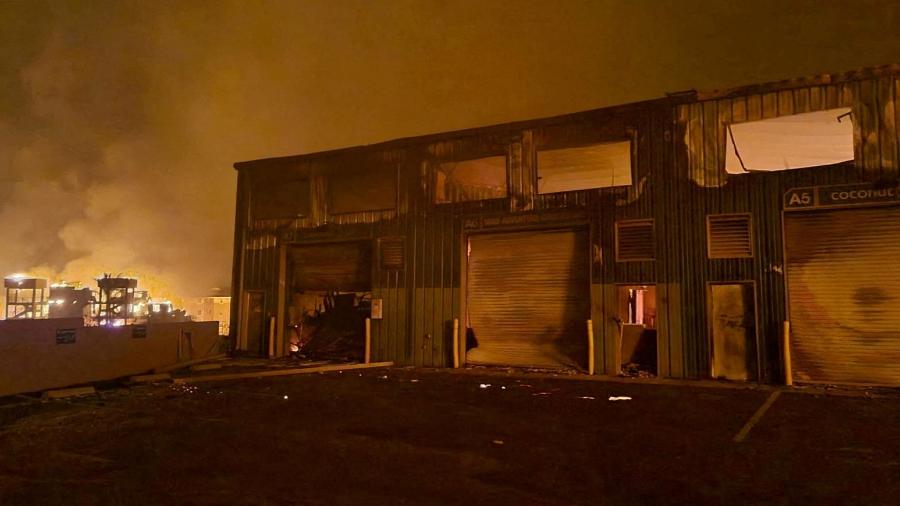 Fumaça de incêndios em Lahaina, na ilha haviana de Maui, nos Estados Unidos