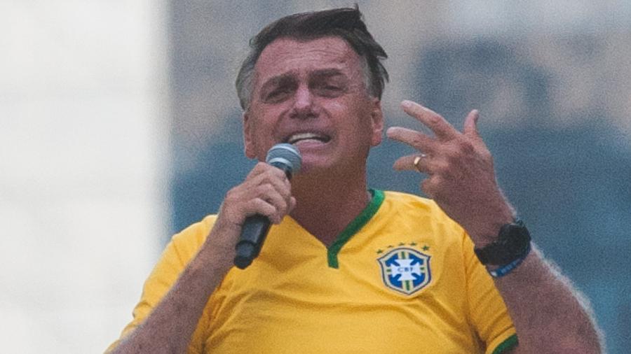 25.fev.2024 - O ex-presidente Jair Bolsonaro (PL) discursa durante ato na Avenida Paulista - Vincent Bosson/Fotoarena/Estadão Conteúdo