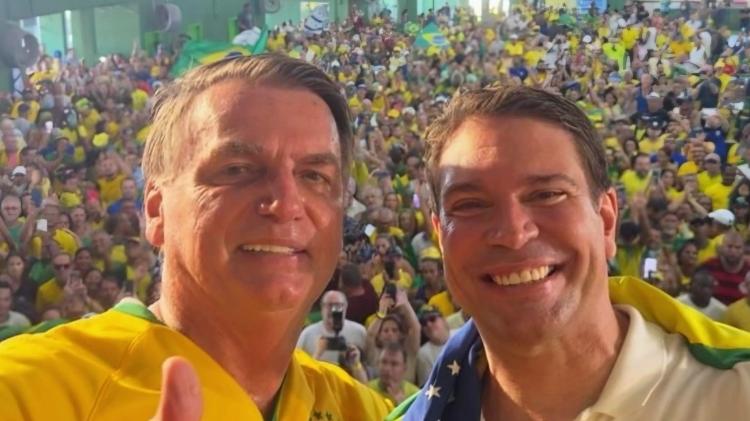 Bolsonaro com Alexandre Ramagem, ex-diretor da Abin