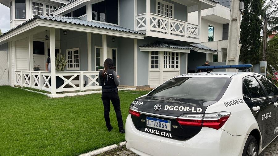 Casa de alvo da "Operação Caballus", da Polícia Civil do Rio de Janeiro Casa de alvo da "Operação Caballus", da Polícia Civil do Rio de Janeiro