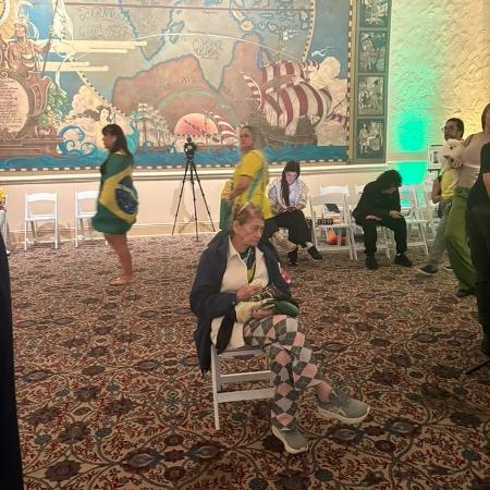 Ednilsa Machado, de 84 anos, acompanhou as filhas bolsonaristas ao evento em Miami (EUA) Ednilsa Machado, de 84 anos, acompanhou as filhas bolsonaristas ao evento em Miami (EUA)