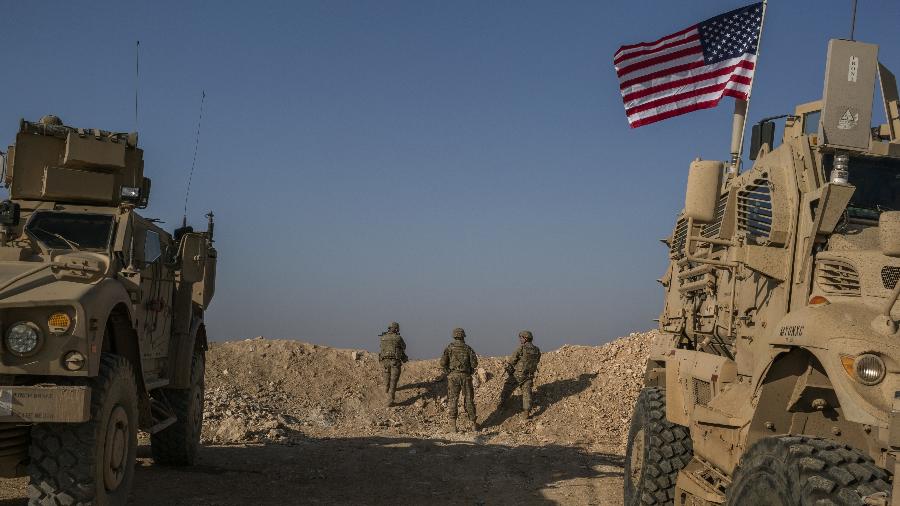 Tropas dos EUA perto de Manbij, na Síria - Mauricio Lima/The New York Times