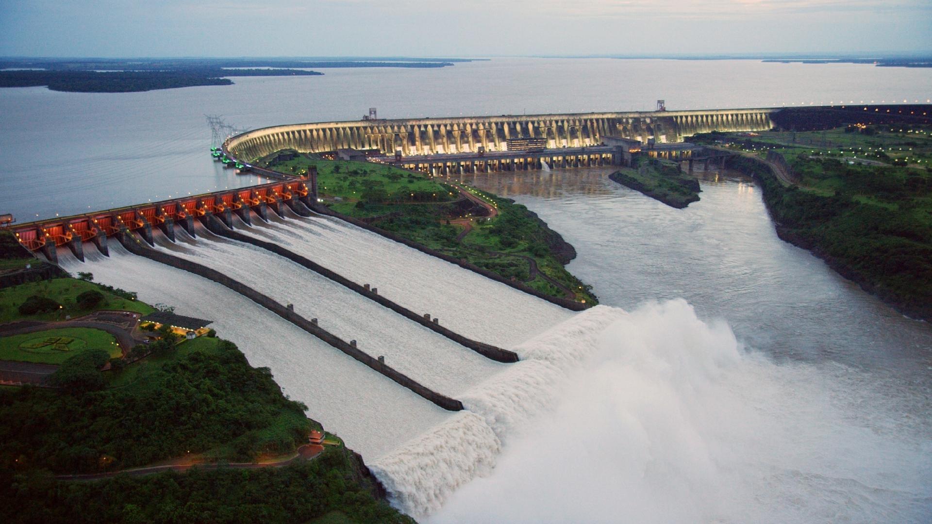 Brasil estuda construir usina binacional com Bolívia inspirada em Itaipu
