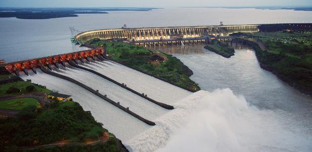Luz deve subir menos que inflação em 2025, mas há risco de alta maior