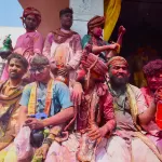 Indianos celebram o Holi, festival das cores, em meio a queda nos casos de  Covid-19; Veja FOTOS, Mundo